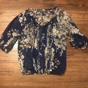 EUC Blue floral Express flowy top! Beautiful color